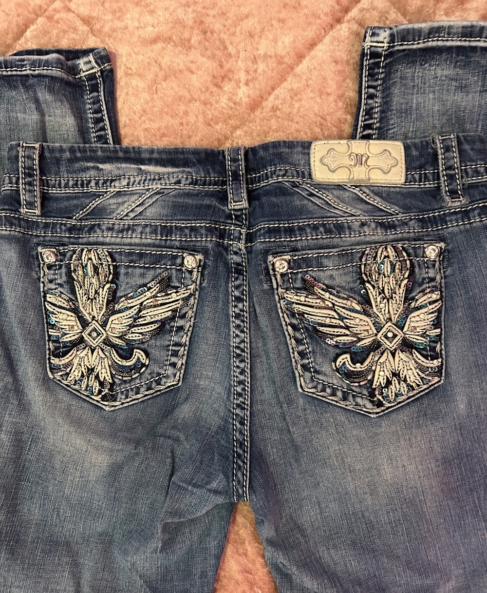 Embellished Blue Women's Jeans with Decorative Pocket Design